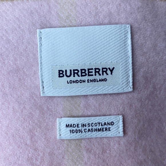 Burberry classic check cashmere scarf - Picture 3 of 3